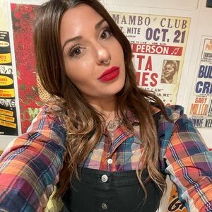 Meet your Posher, Pamela